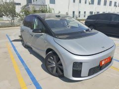 Li Auto i8 Standard Edition - ფოტო 3
