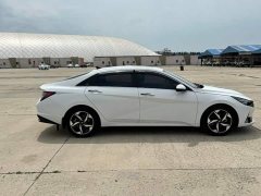 Hyundai Elantra 2022 1.5L CVT Luxury - ფოტო 4
