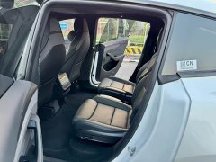 Tesla Model Y L Long Range All-Wheel Drive - ფოტო 9
