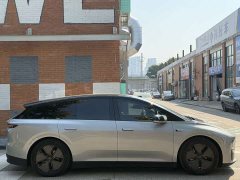 Li Auto i6 Two-Wheel Drive Standard - ფოტო 15