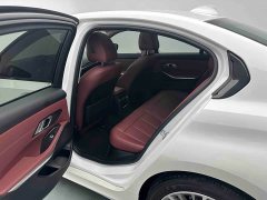 BMW 3 Series 320i M Sport Package - ფოტო 12