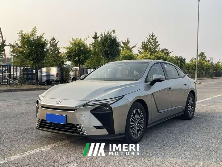 Lexus ES 300h - ავტომობილი ჩინეთიდან