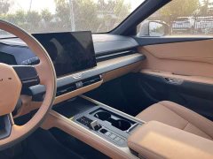 Lexus ES 300h - ფოტო 10