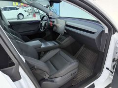 Tesla Model Y Rear-Wheel Drive - ფოტო 6