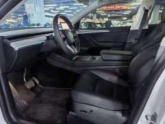 Tesla Model Y Long Range All-Wheel Drive - ფოტო 3