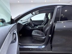Tesla Model Y Rear-Wheel Drive - ფოტო 11