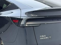 Tesla Model Y Rear-Wheel Drive - ფოტო 14