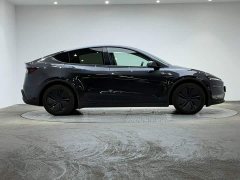 Tesla Model Y Rear-Wheel Drive - ფოტო 4
