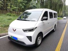 Wuling Yangguang 300km Comfort Passenger Van 75kW - ფოტო 1