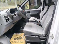 Wuling Yangguang 300km Comfort Passenger Van 75kW - ფოტო 9