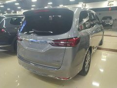 Buick GL8 Land Business Class Smart Edition - ფოტო 6