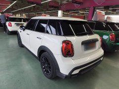BMW MINI 2022 1.5T ONE 5-Door PLUS - ფოტო 4