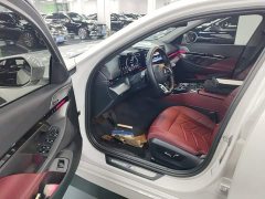 BMW 5 Series 525Li M Sport Package - ფოტო 15
