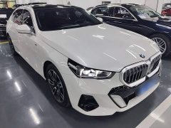 BMW 5 Series 525Li M Sport Package - ფოტო 3