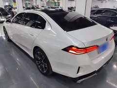 BMW 5 Series 525Li M Sport Package - ფოტო 4