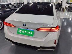 BMW 5 Series 525Li M Sport Package - ფოტო 5