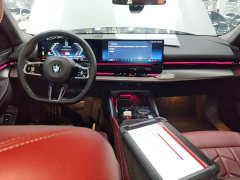 BMW 5 Series 525Li M Sport Package - ფოტო 9