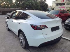 Tesla Model Y Long Range All-Wheel Drive - ფოტო 4