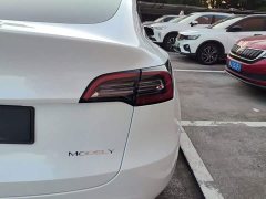 Tesla Model Y Long Range All-Wheel Drive - ფოტო 7