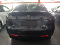 Tesla Model Y Rear-Wheel Drive - ფოტო 5
