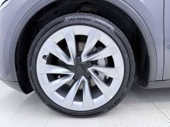 Tesla Model Y Rear-Wheel Drive - ფოტო 18