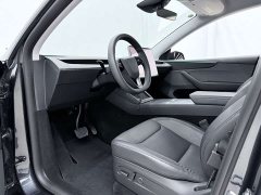 Tesla Model Y Rear-Wheel Drive - ფოტო 4