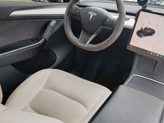 Tesla Model Y Standard Range RWD - ფოტო 9
