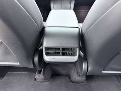Tesla Model Y Rear-Wheel Drive - ფოტო 11
