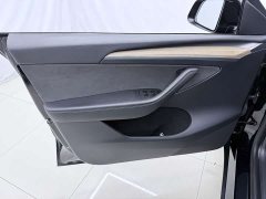 Tesla Model Y Rear-Wheel Drive - ფოტო 16