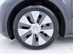 Tesla Model Y Rear-Wheel Drive - ფოტო 18