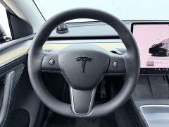 Tesla Model Y Rear-Wheel Drive - ფოტო 5