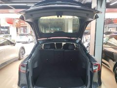 Tesla Model Y Rear-Wheel Drive - ფოტო 18