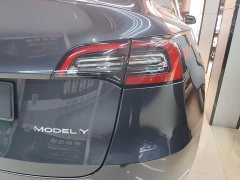 Tesla Model Y Rear-Wheel Drive - ფოტო 7