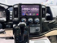 Toyota HIACE 3.5L Automatic 7-Seater - ფოტო 13