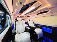 Toyota HIACE 3.5L Automatic 7-Seater - ფოტო 17