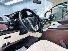 Toyota HIACE 3.5L Automatic 7-Seater - ფოტო 8