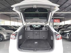 Tesla Model Y Long Range All-Wheel Drive 3D7 - ფოტო 18