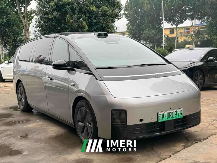 Li Auto Li Xiang MEGA Ultra