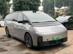 Li Auto Li Xiang MEGA Ultra - ფოტო 1