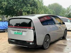 Li Auto Li Xiang MEGA Ultra - ფოტო 8