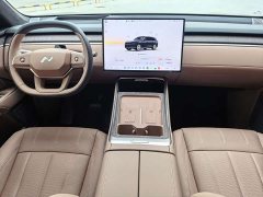 Nio Lerado L90 Max Six-Seater - ფოტო 8