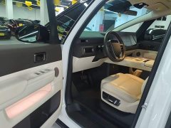 Li Auto Li Xiang MEGA Ultra - ფოტო 15