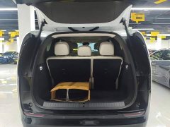 Li Auto Li Xiang MEGA Ultra - ფოტო 18