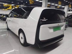 Li Auto Li Xiang MEGA Ultra - ფოტო 4