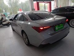 Toyota Avalon Hybrid 2.5L XLE Premium - ფოტო 4