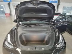 Tesla Model Y Rear-Wheel Drive - ფოტო 19