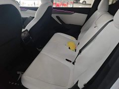Tesla Model Y Rear-Wheel Drive - ფოტო 17