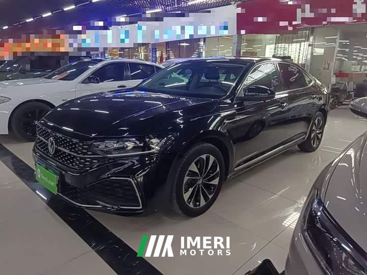 Volkswagen Passat Facelift 330TSI Starry Sky Elite
