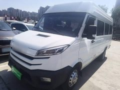 Iveco Daily 2023 2.5T V40 Box Truck Long Wheelbase Mid-Roof Dual Wheels Side Sliding Door 2-3 Seater - ფოტო 1