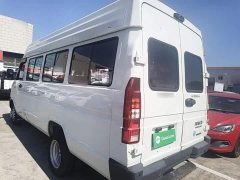 Iveco Daily 2023 2.5T V40 Box Truck Long Wheelbase Mid-Roof Dual Wheels Side Sliding Door 2-3 Seater - ფოტო 4